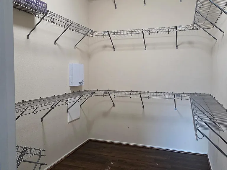 219 Golden Grain Dr — Photo 14