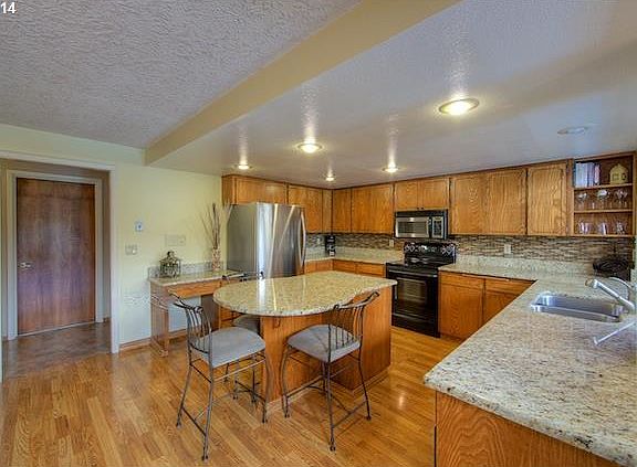 4th image of 8909 Mount Adams Ave
