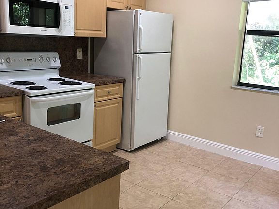 2nd image of 1150 N Liberty Ave #1150L