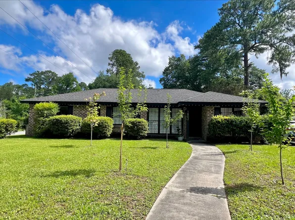 1802 E 62nd St, Savannah, GA 31404