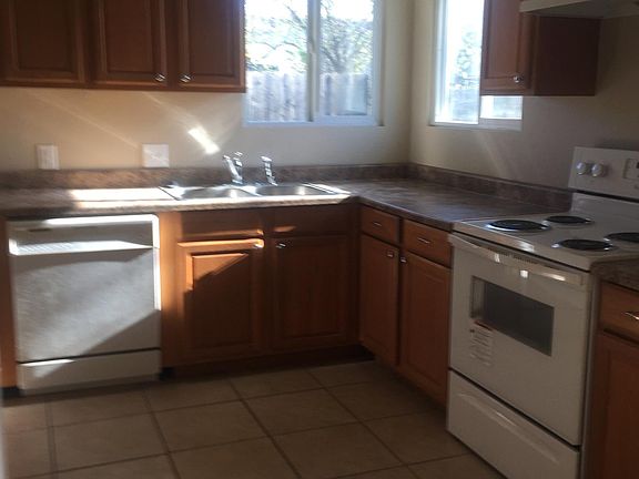 4th image of 5934 Dante St