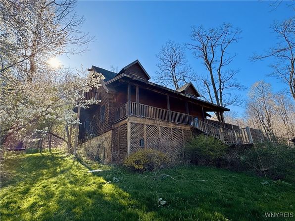 6718 County Road 12, Naples, NY 14512