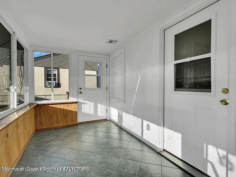 1708 Lake Dr — Photo 52