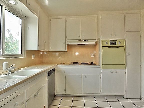 5th image of 4546 East Broadway