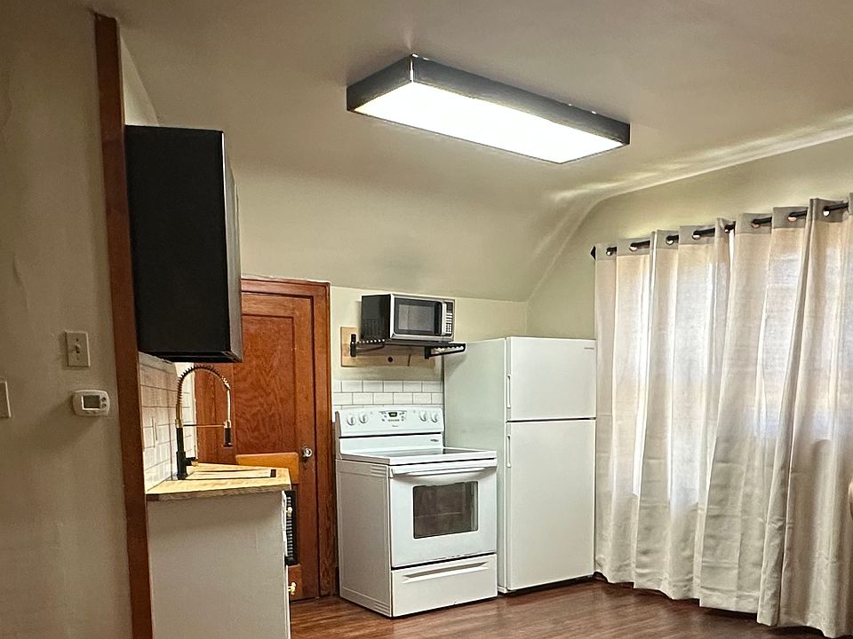 1st image of 305 E Linden Ave