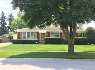 1713 W Robbie Ln, Mount Prospect, IL 60056