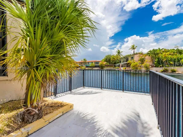 8350 Dundee Ter, Miami Lakes, FL 33016