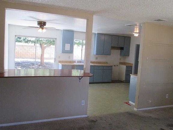 Kitchen/ Dining