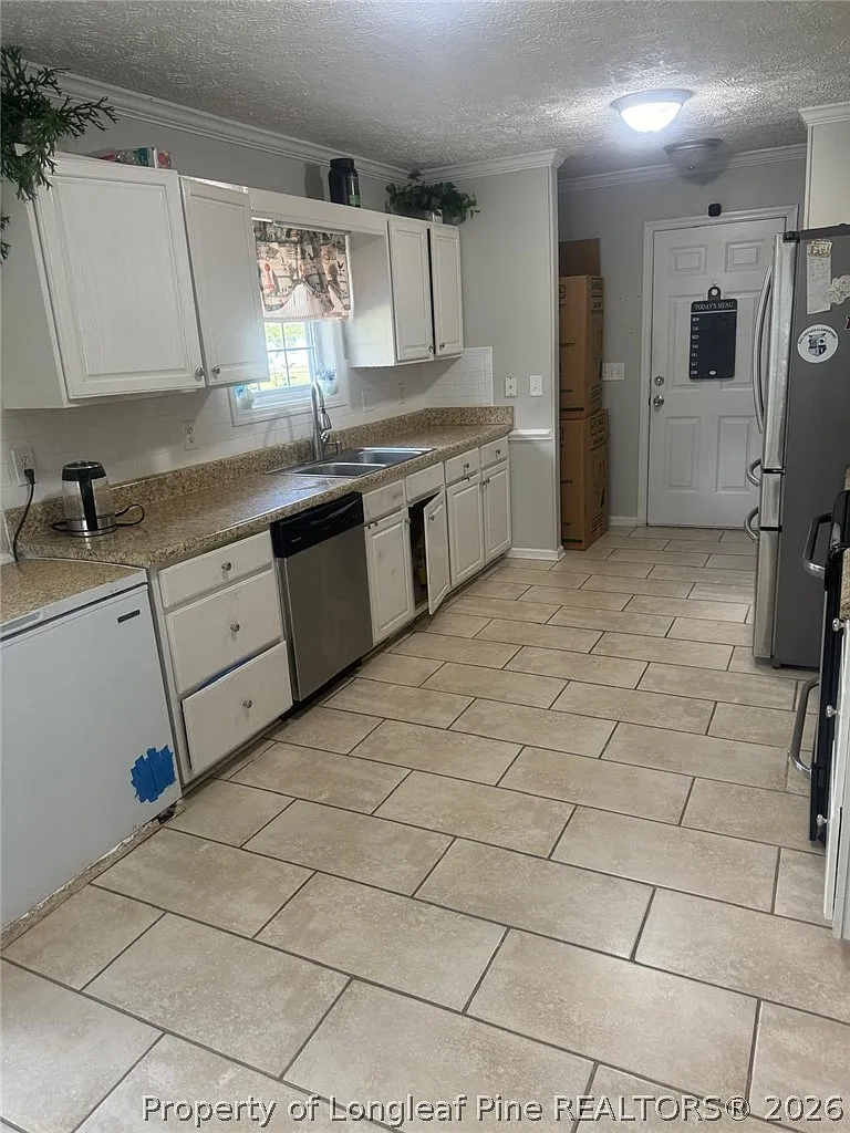 3 bed, 2.5 bath, 2000 sqft, $1,950 — Photo 3