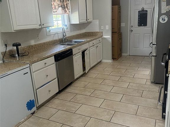4th image of 7208 Beaver Run Dr