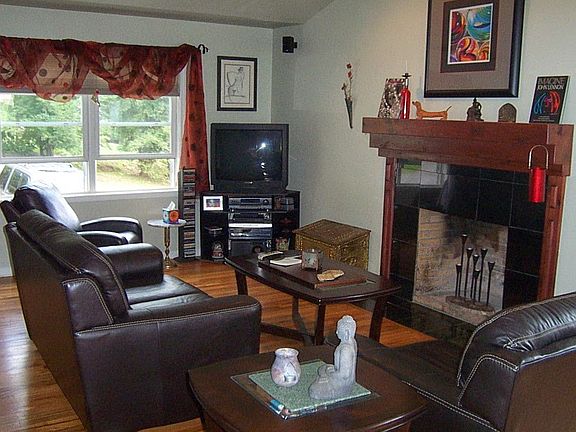 4th image of 213 Knollwood Dr