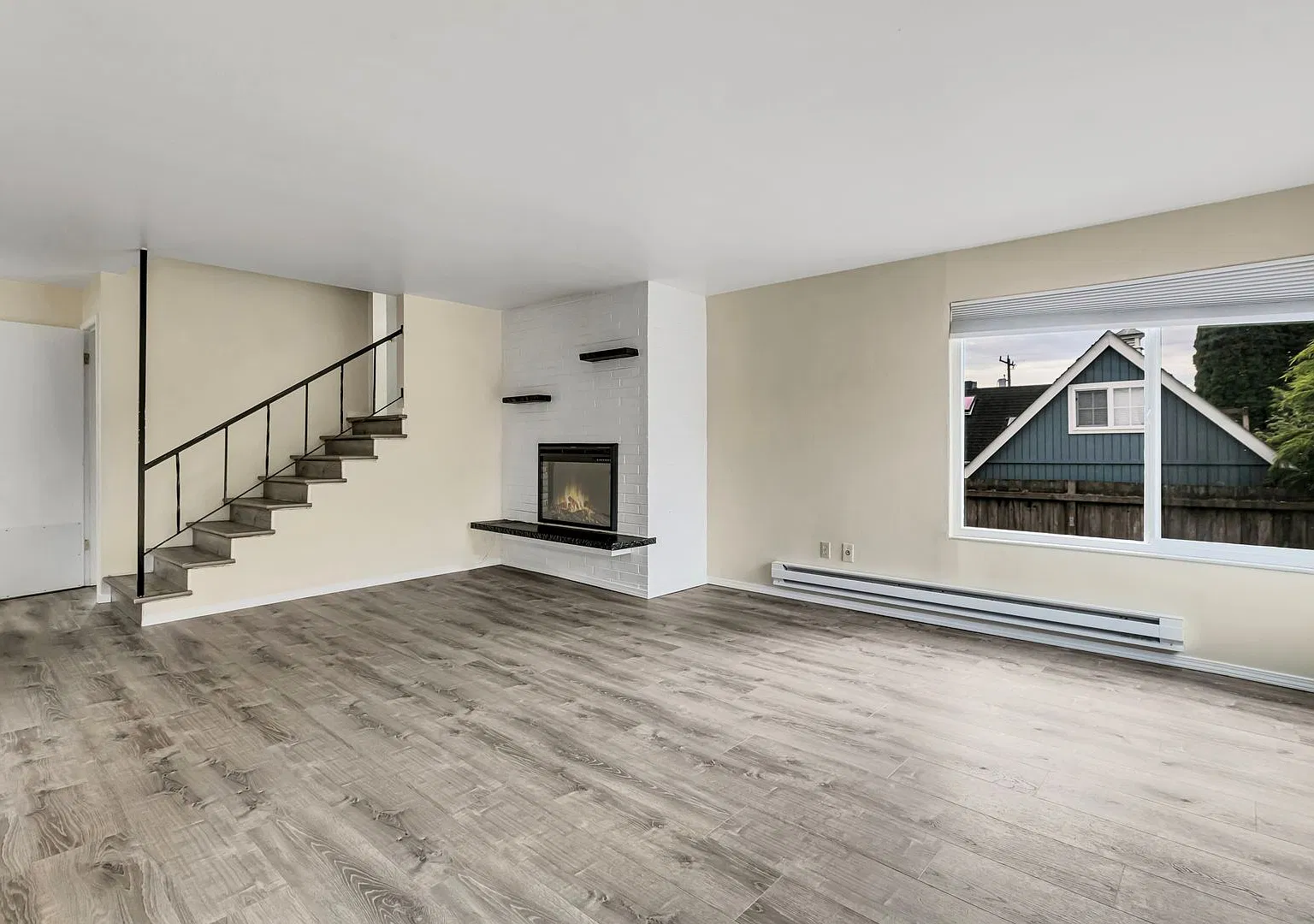 Apres Ballard Apartments — Photo 2