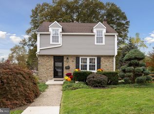 2056 Jenkintown Rd, Glenside, PA 19038