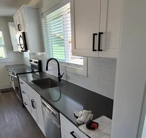 424 Park Ave — Photo 5