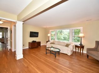 1679 W Nancy Creek Dr, Atlanta, GA 30319