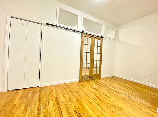 Rented by Bond New York | media 7