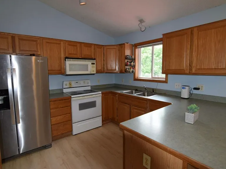 5756 Woodbridge Dr — Photo 4