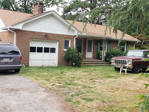Secluded location with plenty of privacy and plenty of parking.