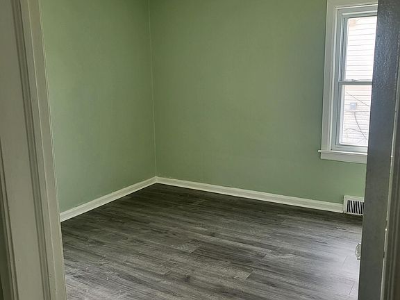 2nd image of 25521 Pembroke Ave