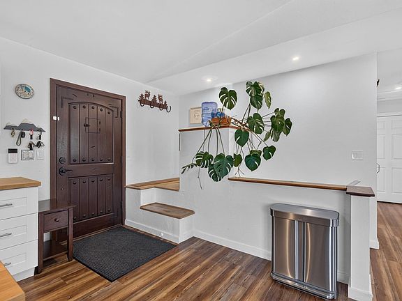 3rd image of 109 Button Rock Rd