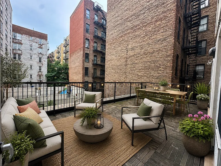 4469 Broadway #301 — Photo 5