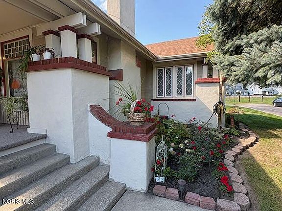 4th image of 1704 Gilbert Rd