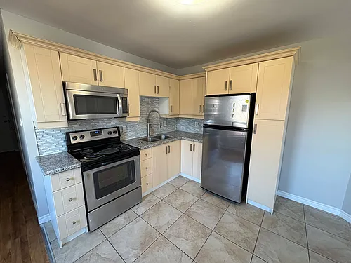 469 King St W #3 Photo 1
