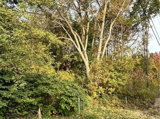 Stearns Rd, Olmsted Falls, OH 44138