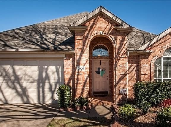 3rd image of 2909 Dunbar Dr