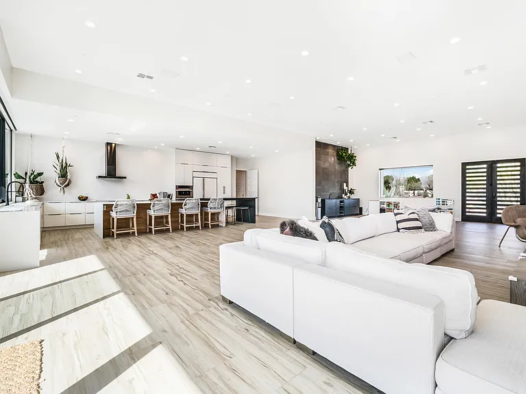 7417 E Paradise Dr — Photo 22