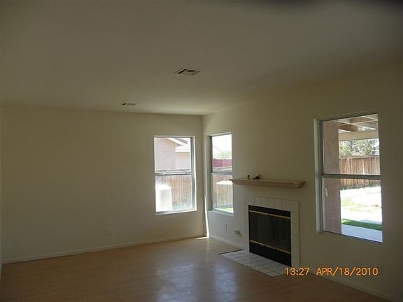 3rd image of 11760 Oxford St