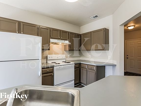 5th image of 3169 N Biscayne Dr