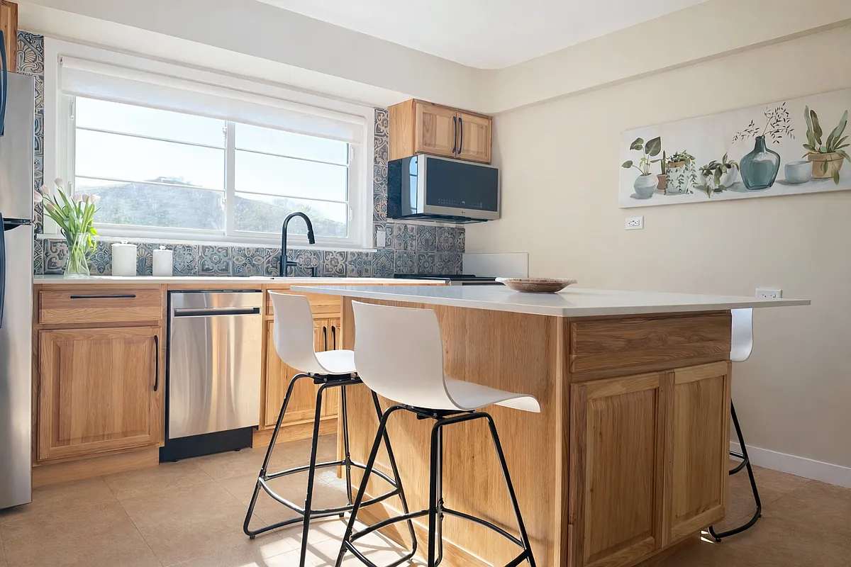 Building Photo - 1310 Tinker Way #2N