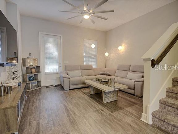 3rd image of 2648 Lobelia Dr