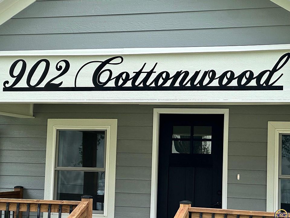 1st image of 902 Cottonwood St