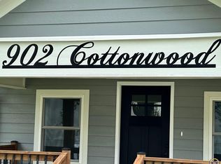 902 Cottonwood St, Emporia, KS 66801