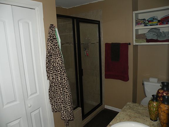 2nd image of 213 W Acorn Dr