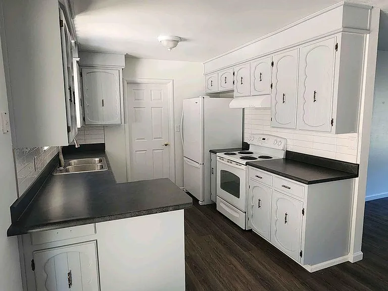1485 SE Portola Dr — Photo 5