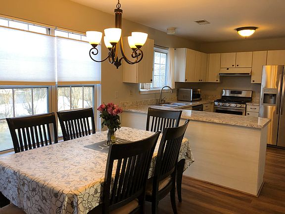 5th image of 305 Wilton Ln