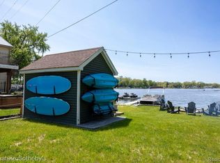 1716 S Hughes Rd, Brighton, MI 48114