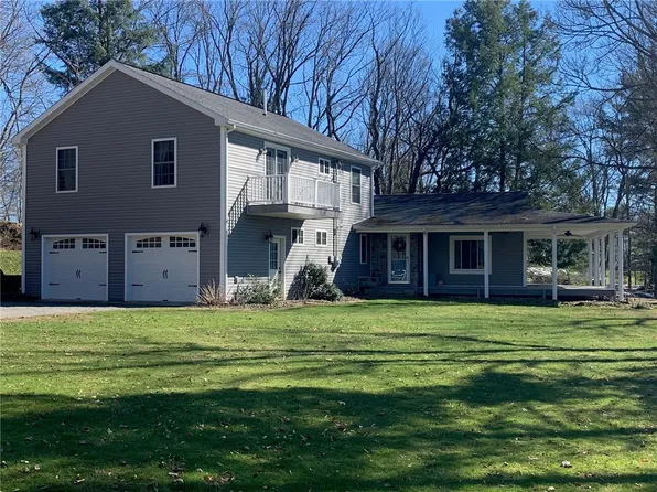 11583 Lakeland Dr, Conneaut Lake, PA 16316
