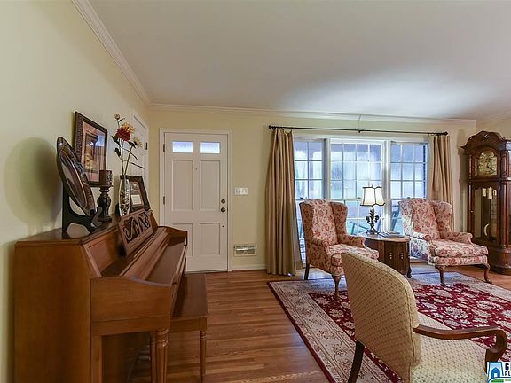5th image of 924 Delcris Dr