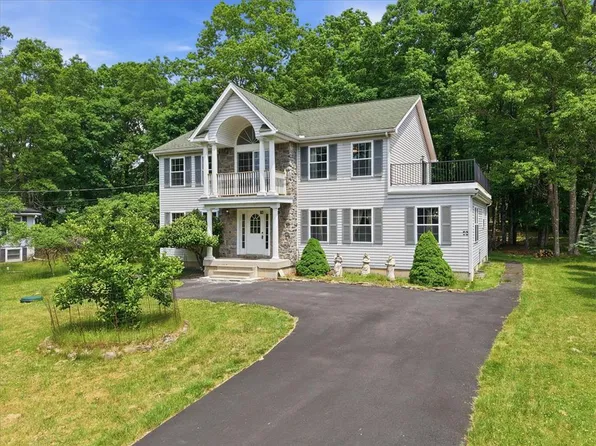 63 Fox Hill Rd, Albrightsville, PA 18210