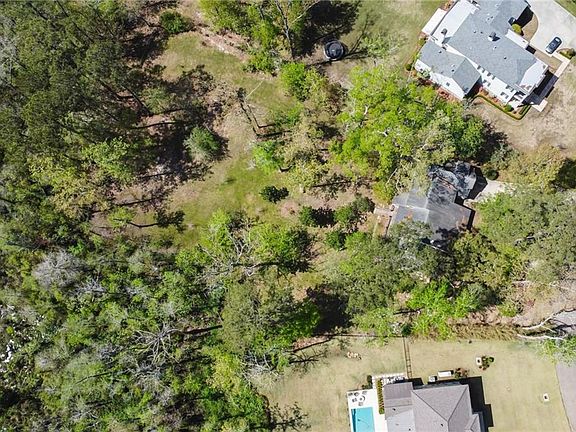 2nd image of 70 Dogwood Dr
