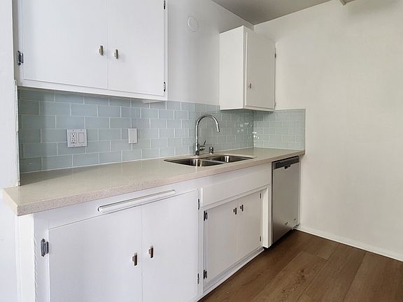4th image of 1701 Purdue Ave APT 8