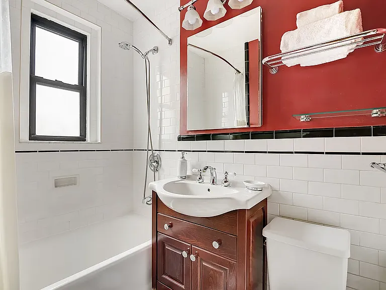 208 E 28th St #6L — Photo 8