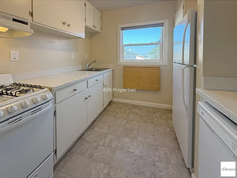 2327 5th St #B — Photo 4