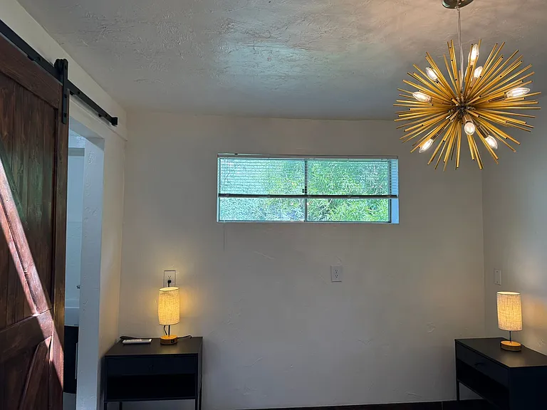 239 N Warren Ave — Photo 22