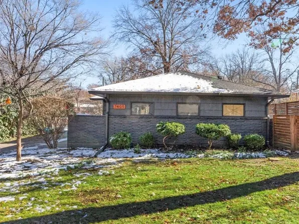 7405 Canterbury St, Prairie Village, KS 66208