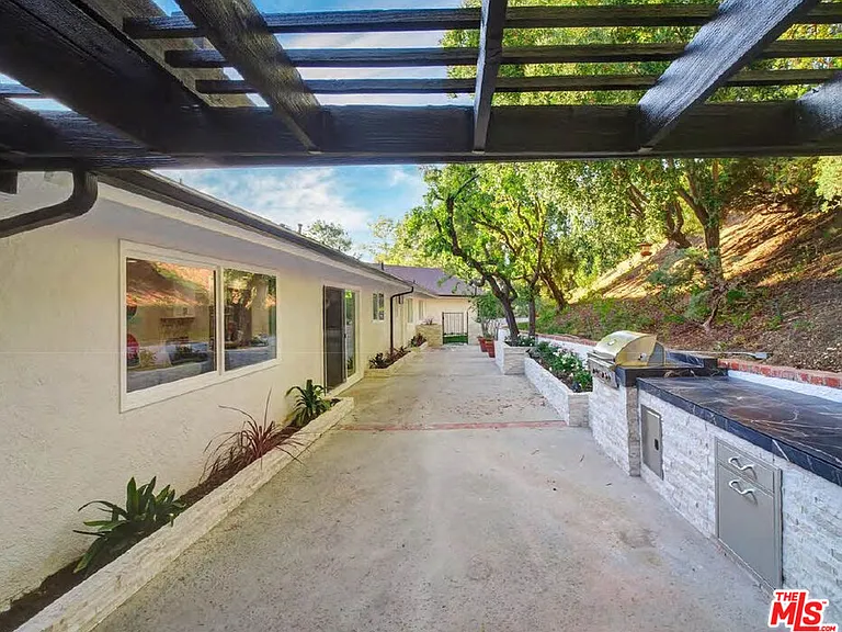 4732 Del Moreno Dr — Photo 28